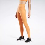 Reebok Women's Lux High-Rise Leggings, Peach Fuzz, Small Women